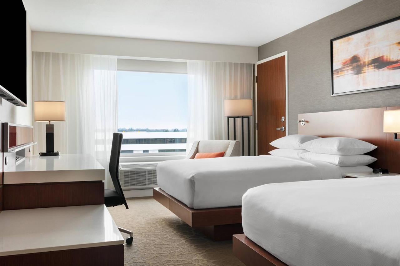Delta Hotels By Marriott Indianapolis Airport Esterno foto