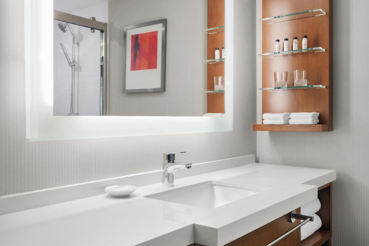 Delta Hotels By Marriott Indianapolis Airport Esterno foto